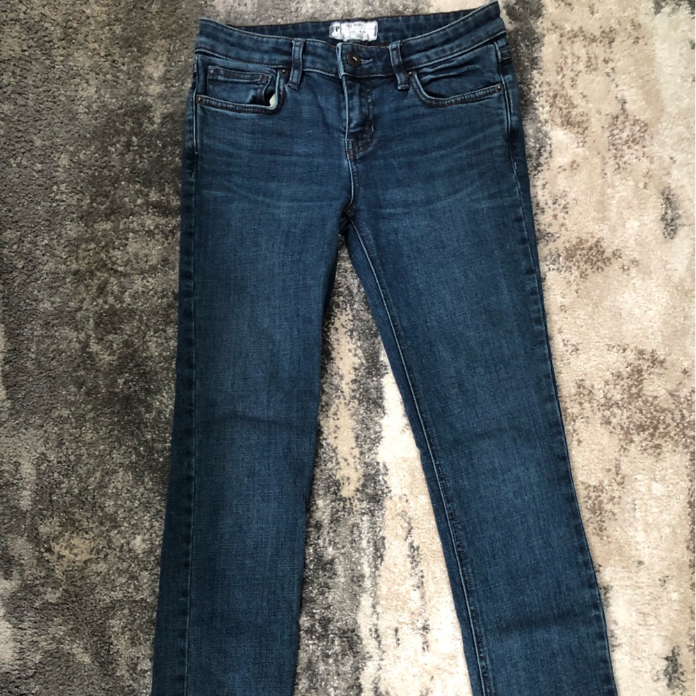 Free People split hem frayed hem jeans, size 25